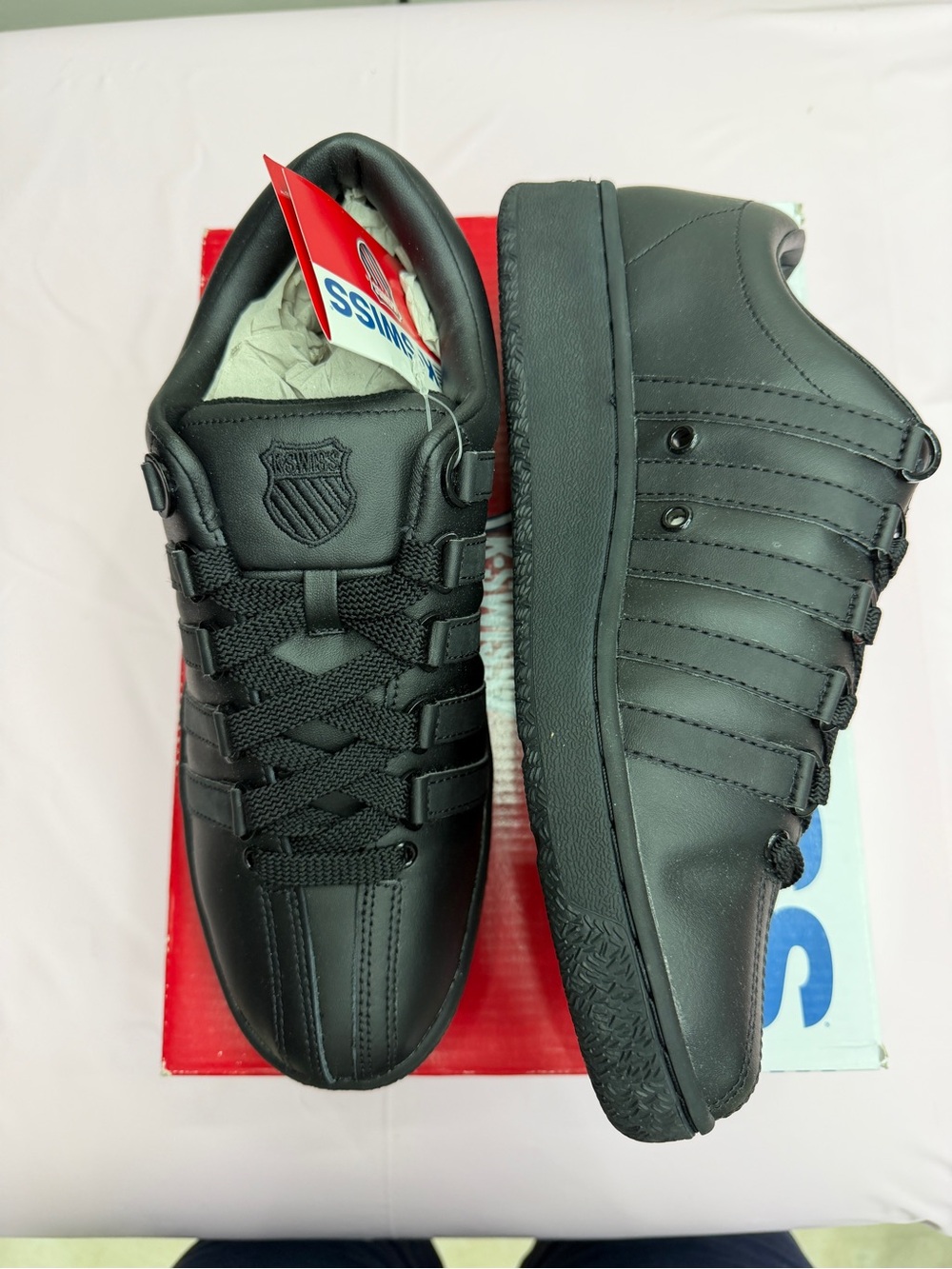 10M K-Swiss Men's Black Lace-Up Sneakers - Picture 2 of 6